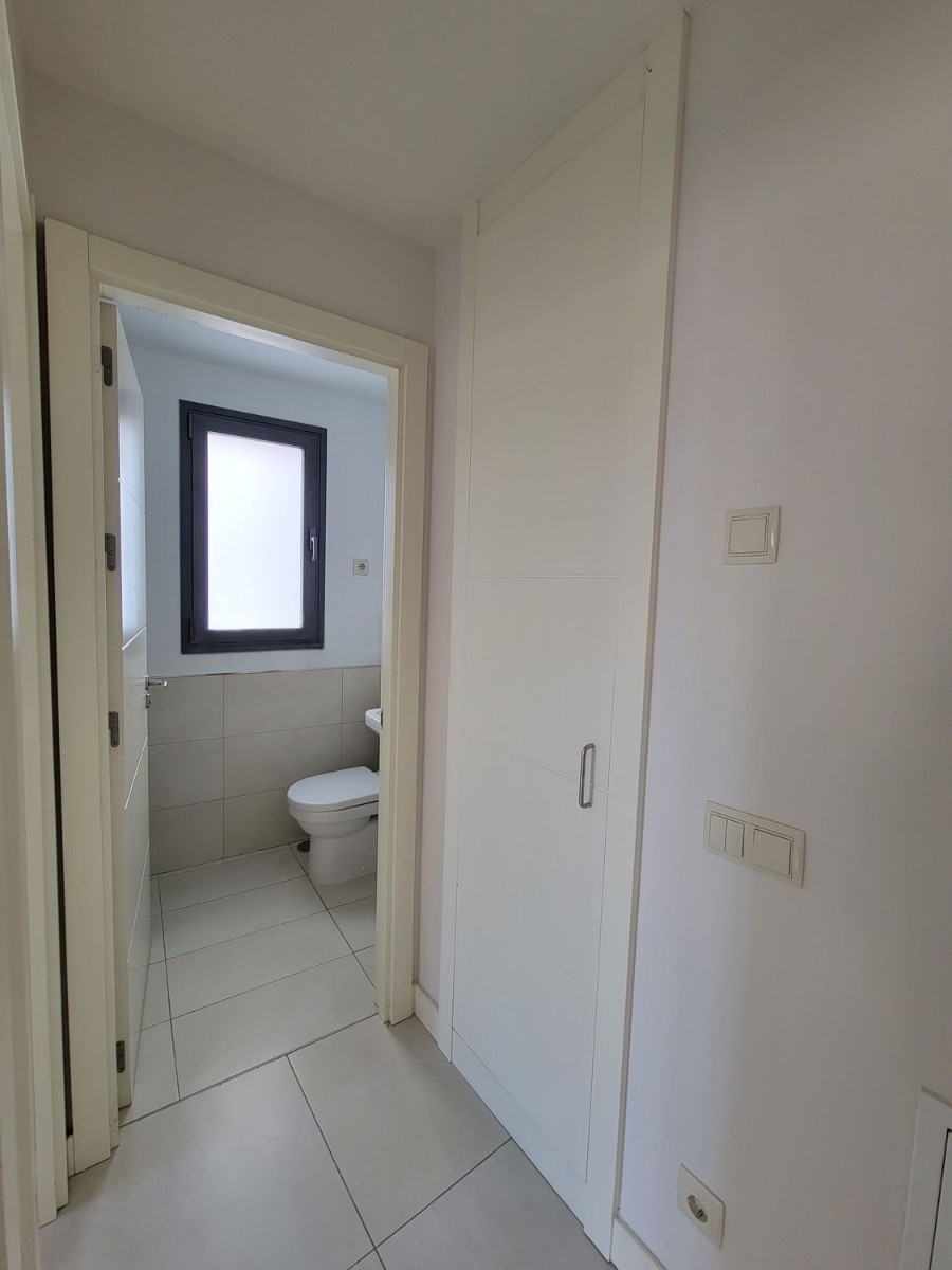 Wohnung in Madrid, Spanien 1 Schlafzimmer, 90 m2 Nr. 180416