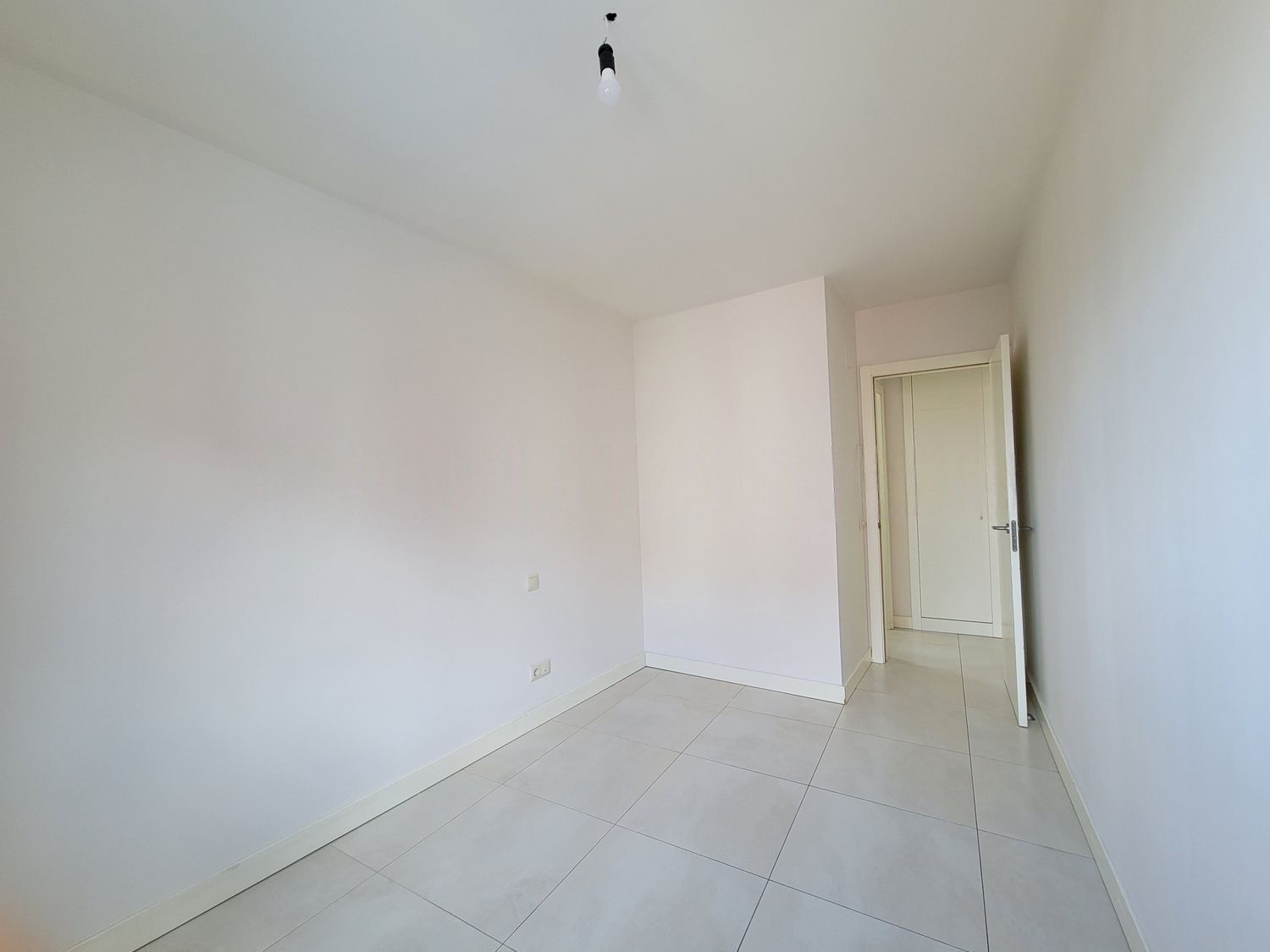 Wohnung in Madrid, Spanien 1 Schlafzimmer, 90 m2 Nr. 180416