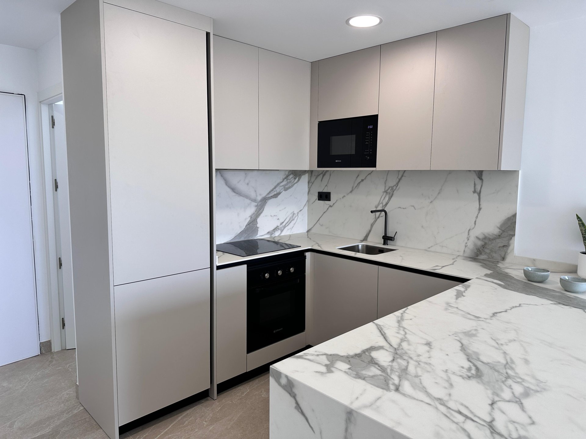 Appartamento a Los Alcazares, Murcia, Spagna 3 camere da letto, 209 mq. N° 179883
