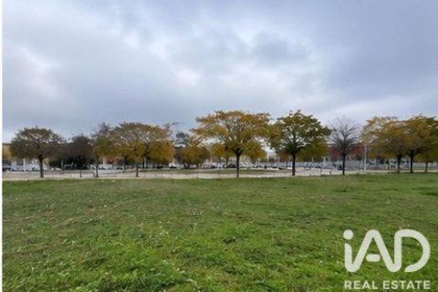Tontti Madrid, Espanja 225 m2 No. 194380