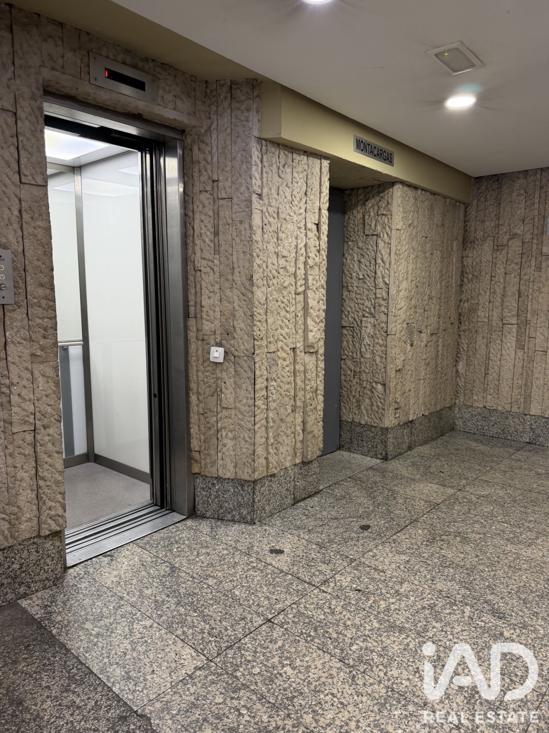 Apartment à Leon, Espagne 4 chambres, 144 m2 No. 194376