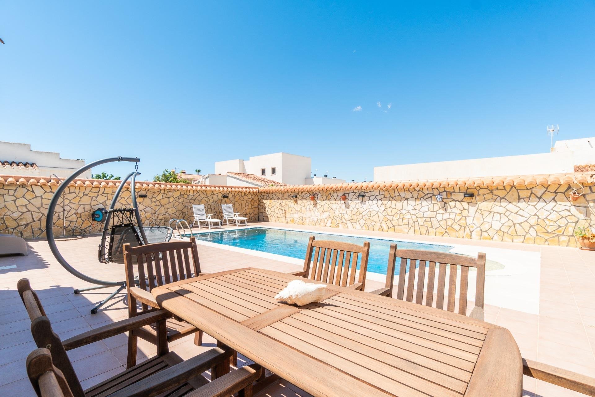 Villa à Torrevieja, Alicante, Espagne 4 chambres, 159 m2 No. 189434