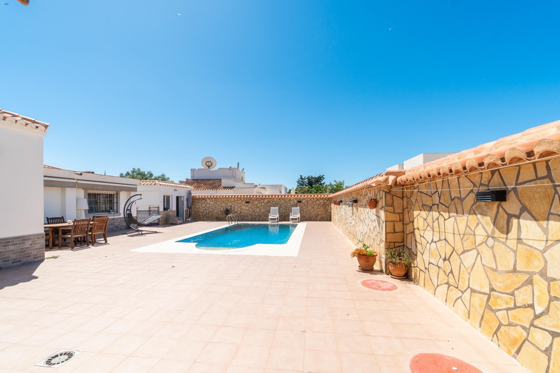 Villa à Torrevieja, Alicante, Espagne 4 chambres, 159 m2 No. 189434