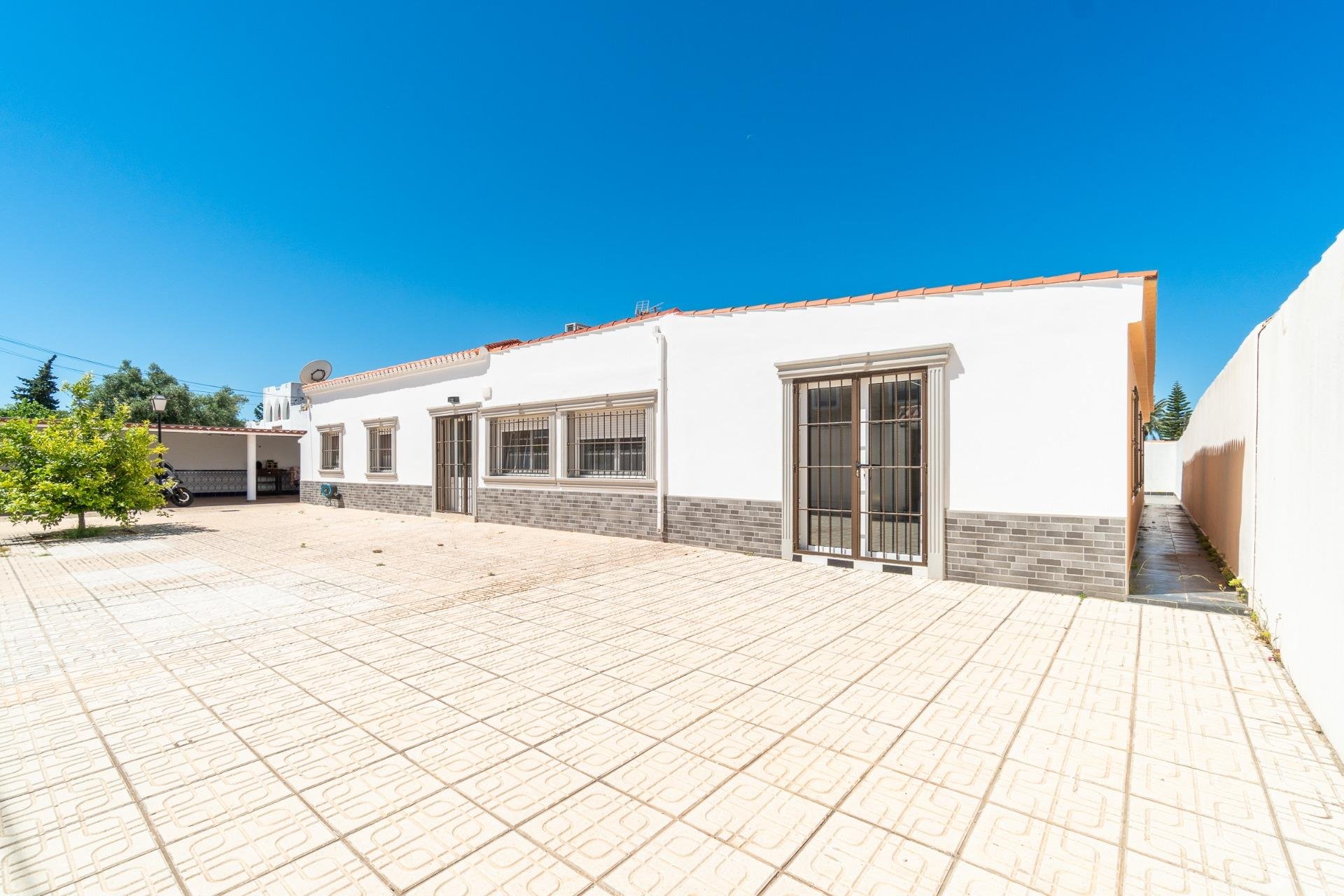 Villa à Torrevieja, Alicante, Espagne 4 chambres, 159 m2 No. 189434