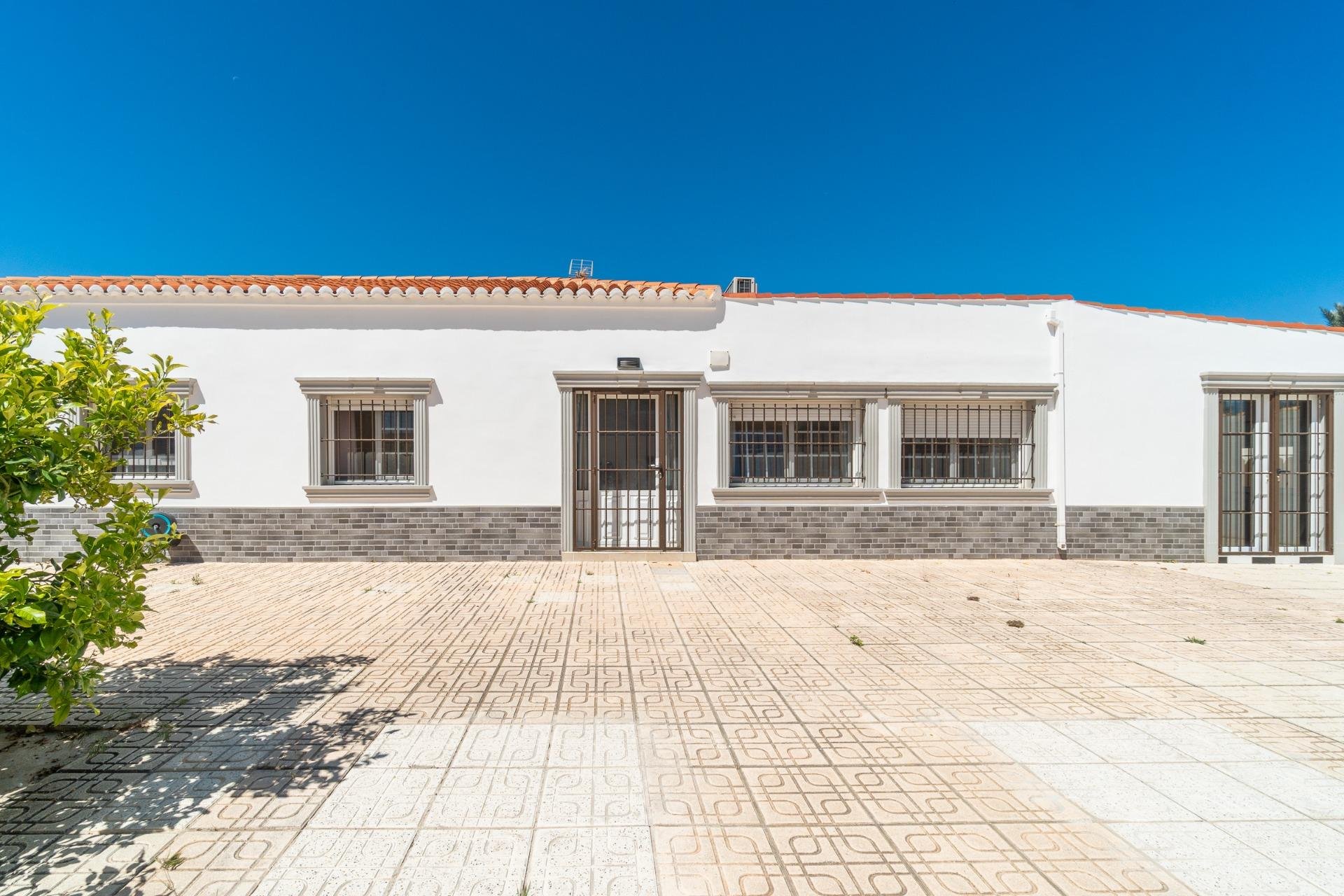 Villa à Torrevieja, Alicante, Espagne 4 chambres, 159 m2 No. 189434