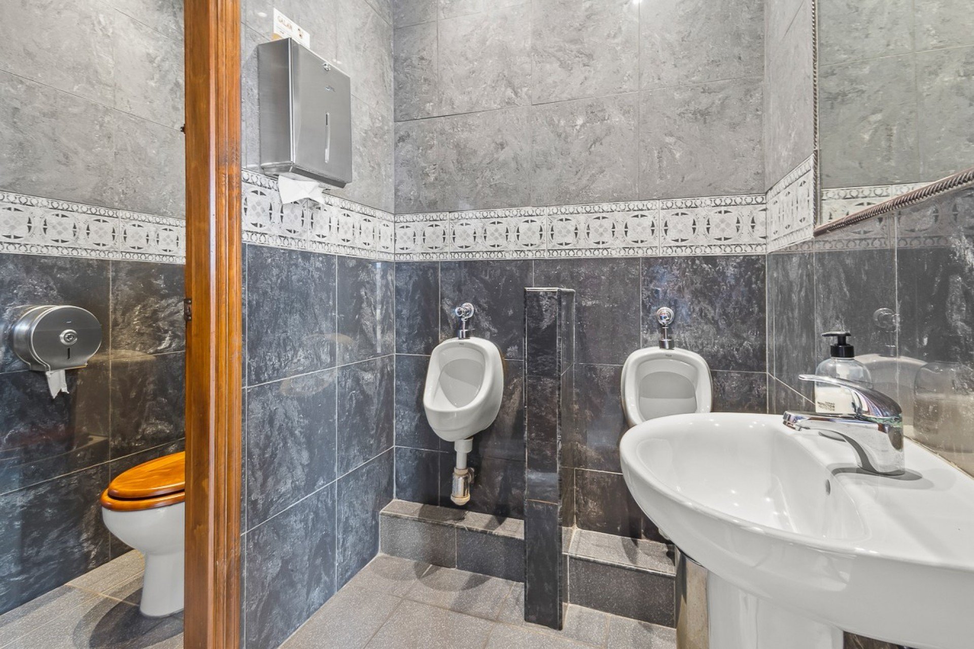 Gewerbeimmobilien in Los Dolses, Alicante, Spanien 1 Schlafzimmer, 172 m2 Nr. 140649