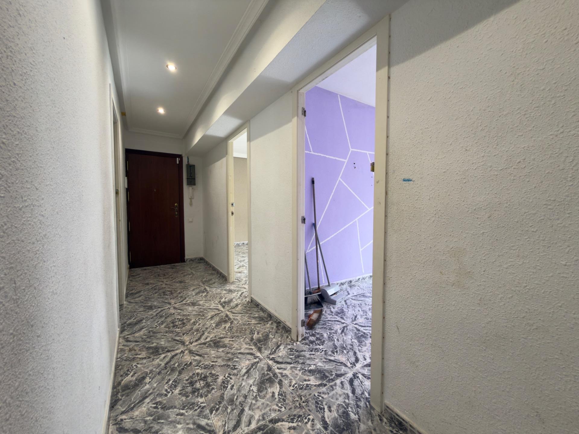 Apartamento en Alicante, España 4 dormitorios, 101 m2 No. 192267