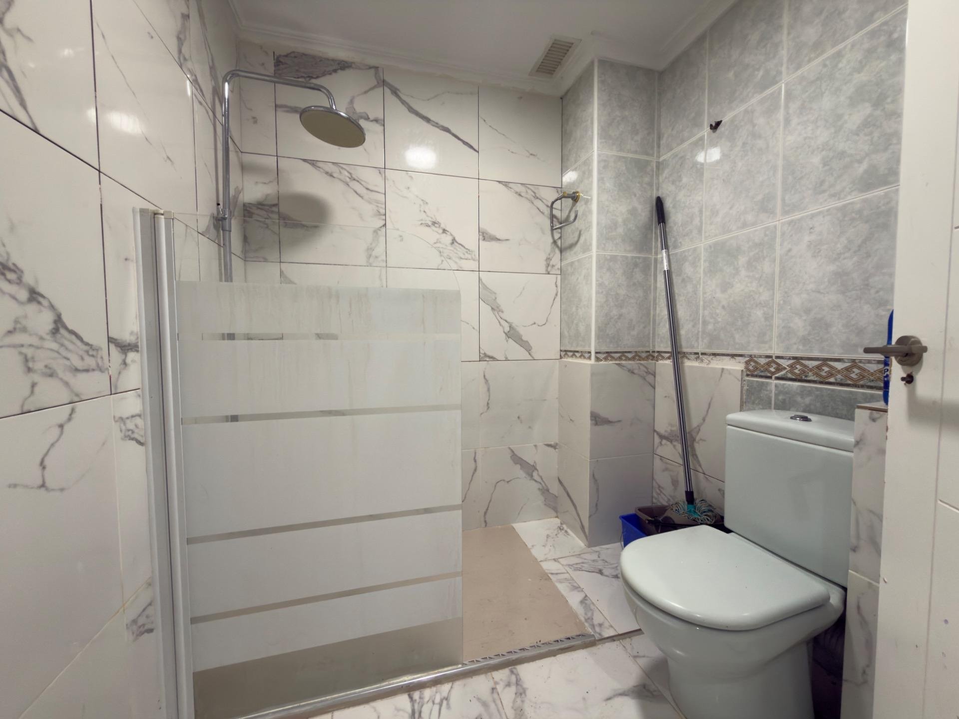 Apartamento en Alicante, España 4 dormitorios, 101 m2 No. 192267
