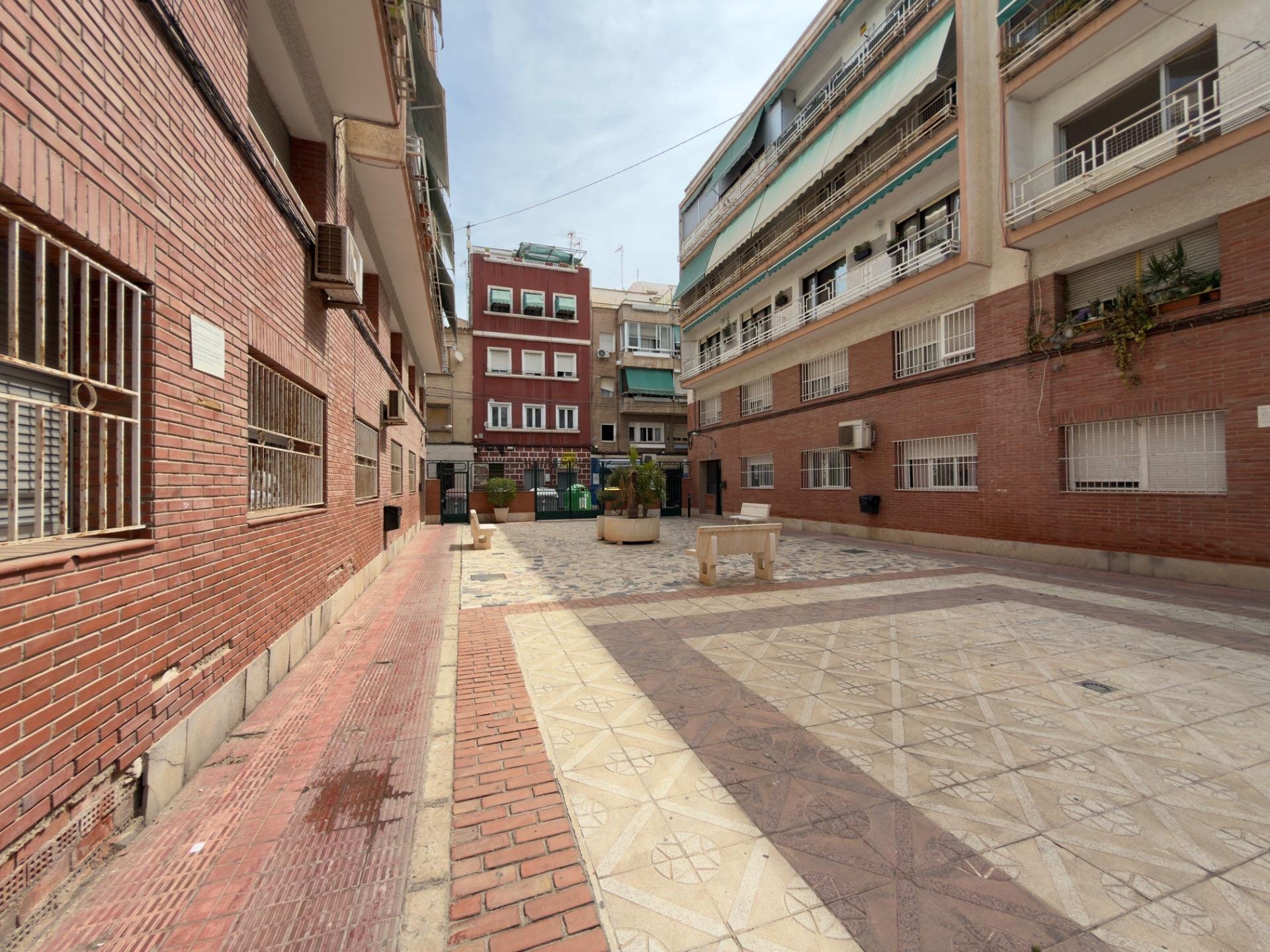 Apartamento en Alicante, España 4 dormitorios, 101 m2 No. 192267