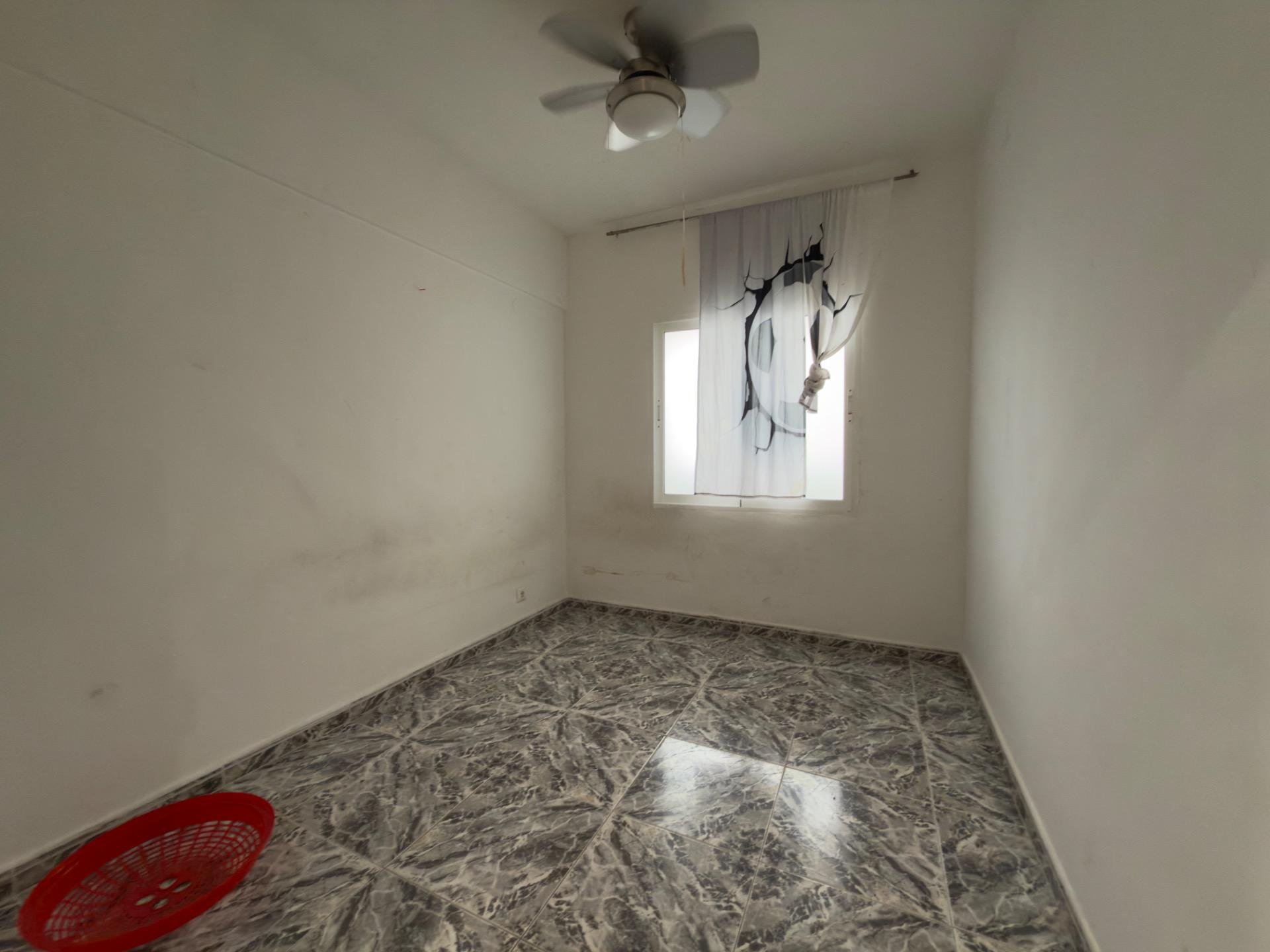 Apartamento en Alicante, España 4 dormitorios, 101 m2 No. 192267