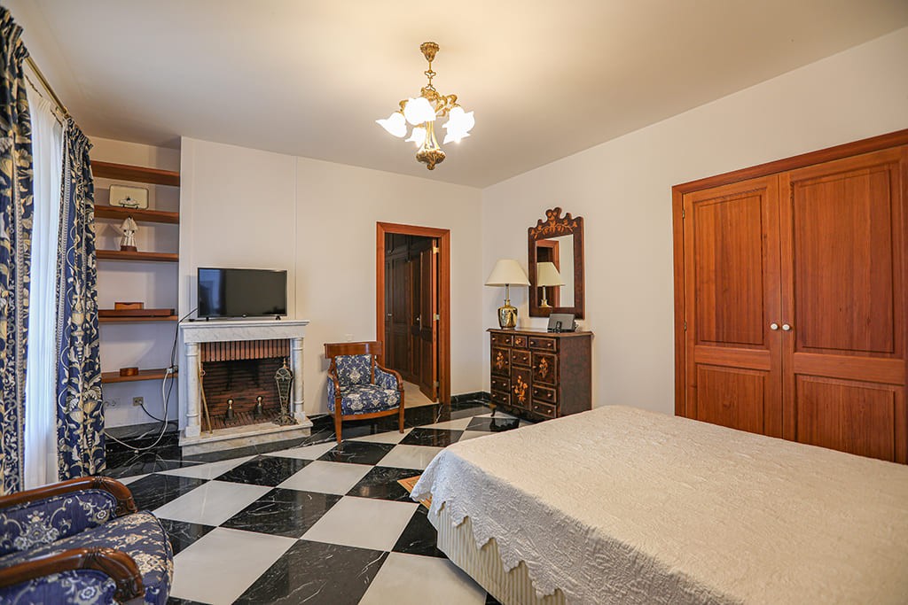 Gewerbeimmobilien in Llucmajor, Mallorca, Spanien 20 Schlafzimmer, 2000 m2 Nr. 147940
