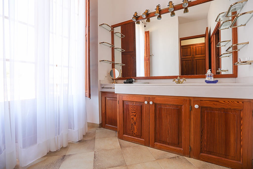 Gewerbeimmobilien in Llucmajor, Mallorca, Spanien 20 Schlafzimmer, 2000 m2 Nr. 147940