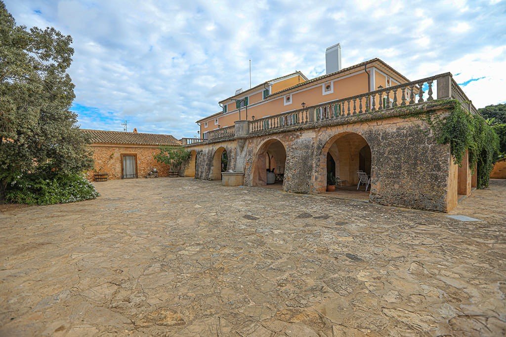 Gewerbeimmobilien in Llucmajor, Mallorca, Spanien 20 Schlafzimmer, 2000 m2 Nr. 147940