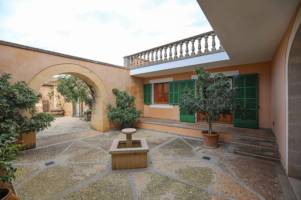 Gewerbeimmobilien in Llucmajor, Mallorca, Spanien 20 Schlafzimmer, 2000 m2 Nr. 147940