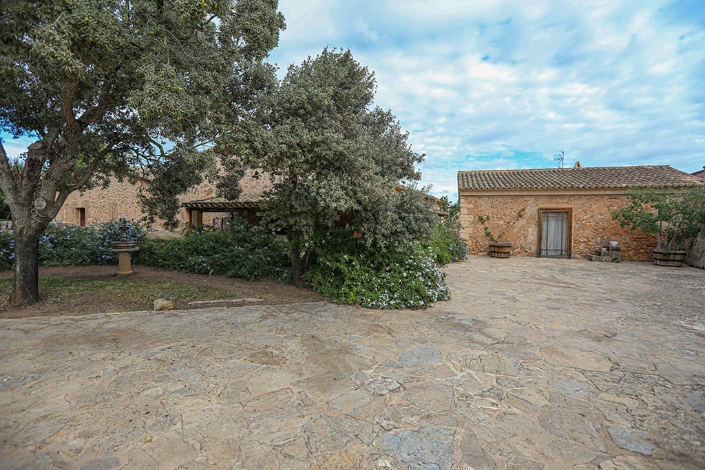 Gewerbeimmobilien in Llucmajor, Mallorca, Spanien 20 Schlafzimmer, 2000 m2 Nr. 147940