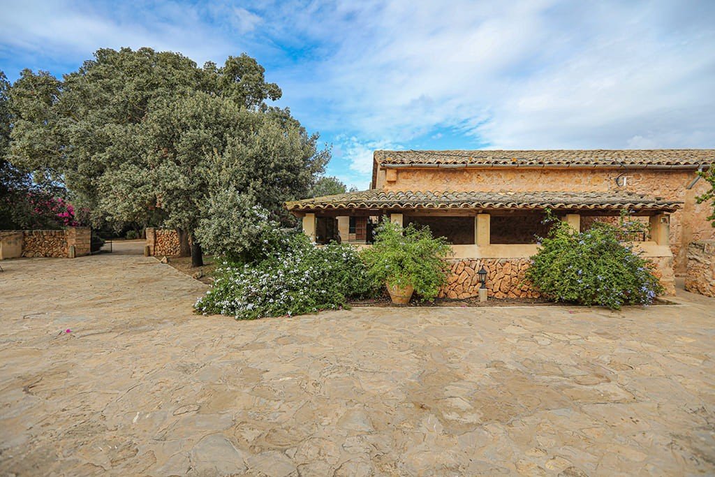 Gewerbeimmobilien in Llucmajor, Mallorca, Spanien 20 Schlafzimmer, 2000 m2 Nr. 147940