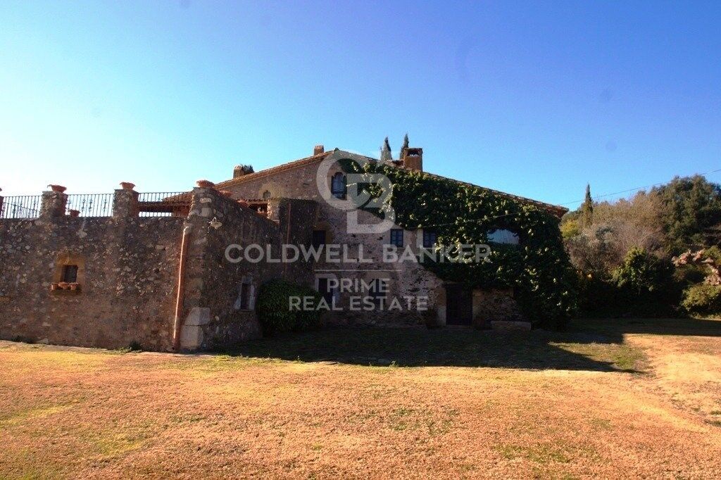 House in Girona, Spain 10 bedrooms, 1000 sq.m. No. 160403