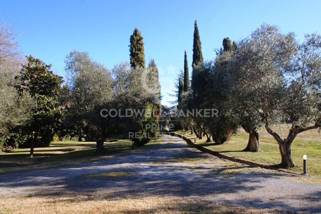 House in Girona, Spain 10 bedrooms, 1000 sq.m. No. 160403