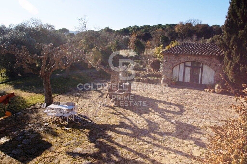 House in Girona, Spain 10 bedrooms, 1000 sq.m. No. 160403