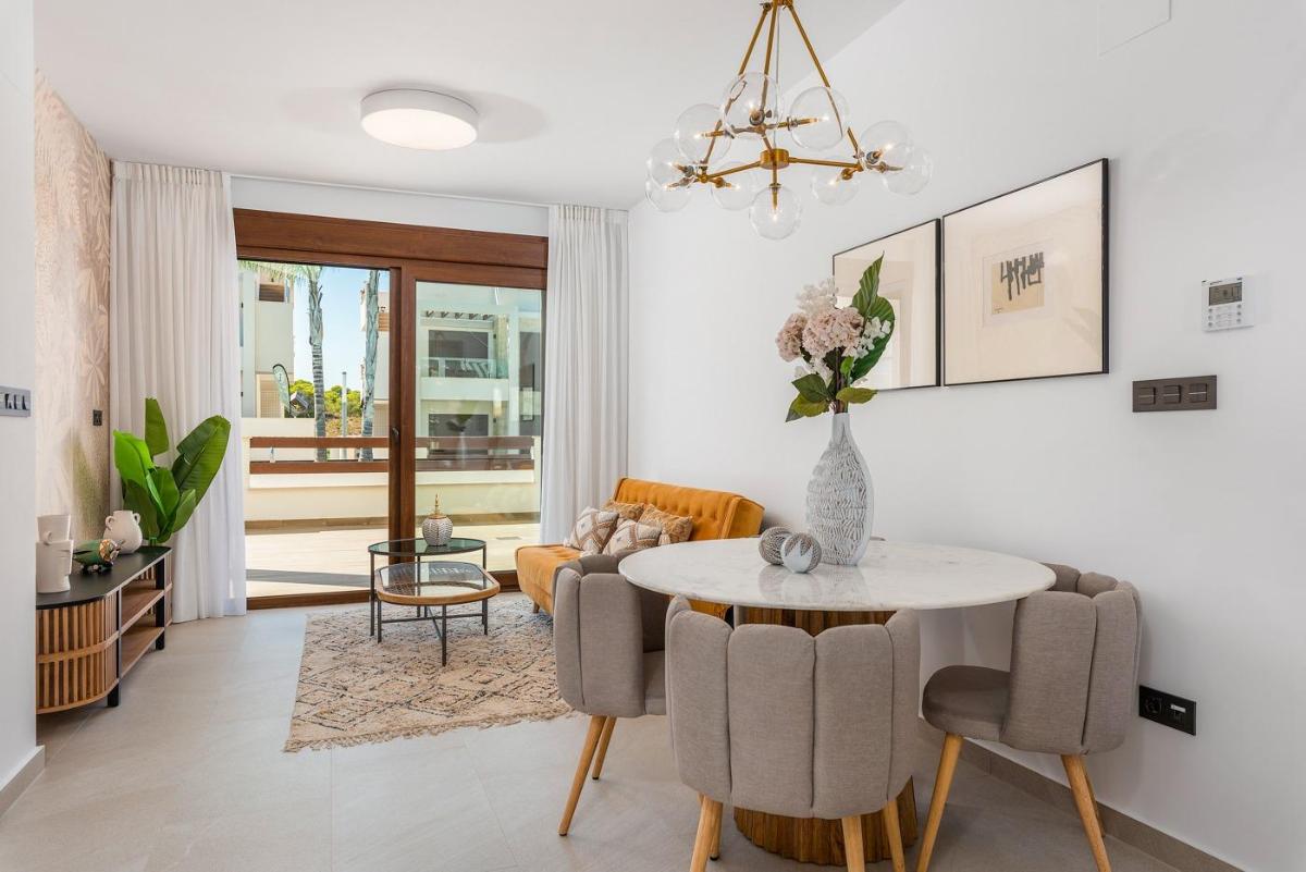 Bungalow in Torrevieja, Alicante, Spain 3 bedrooms, 70 sq.m. No. 112879