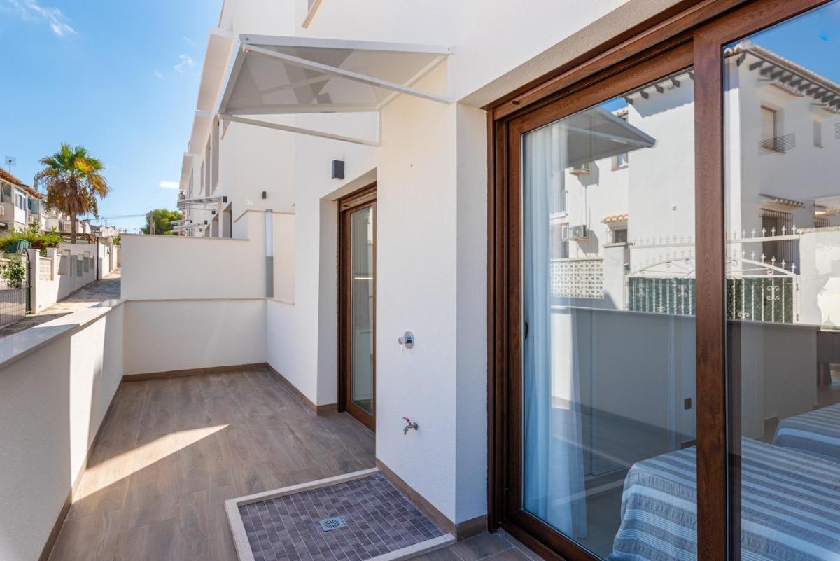 Bungalow in Torrevieja, Alicante, Spain 3 bedrooms, 70 sq.m. No. 112879