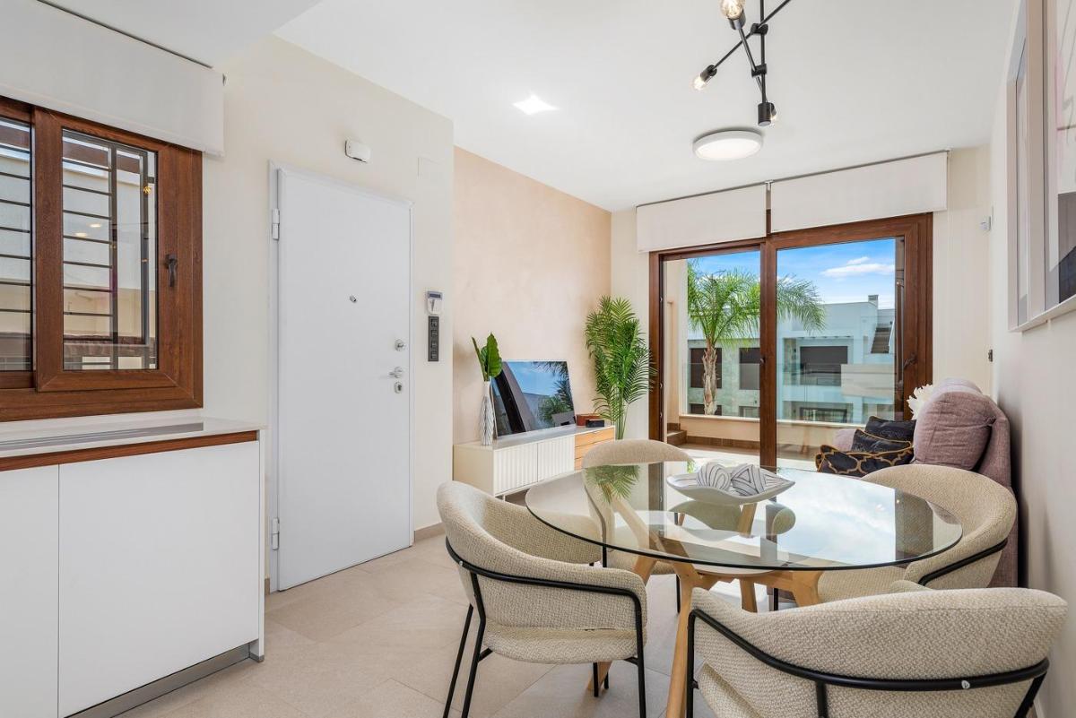 Bungalow in Torrevieja, Alicante, Spain 3 bedrooms, 70 sq.m. No. 112880