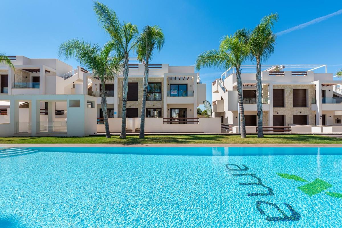 Bungalow in Torrevieja, Alicante, Spain 3 bedrooms, 70 sq.m. No. 112880