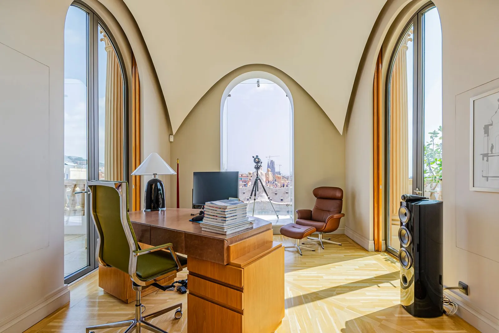 Квартира в Барселона, Испания 4 спальни,  №141298