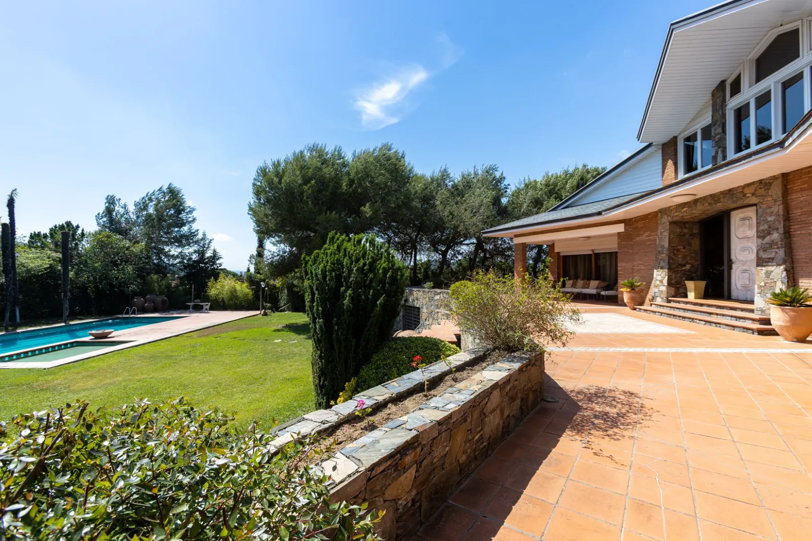 House in Montornes Del Valles, Barcelona, Spain 5 bedrooms,  No. 141300
