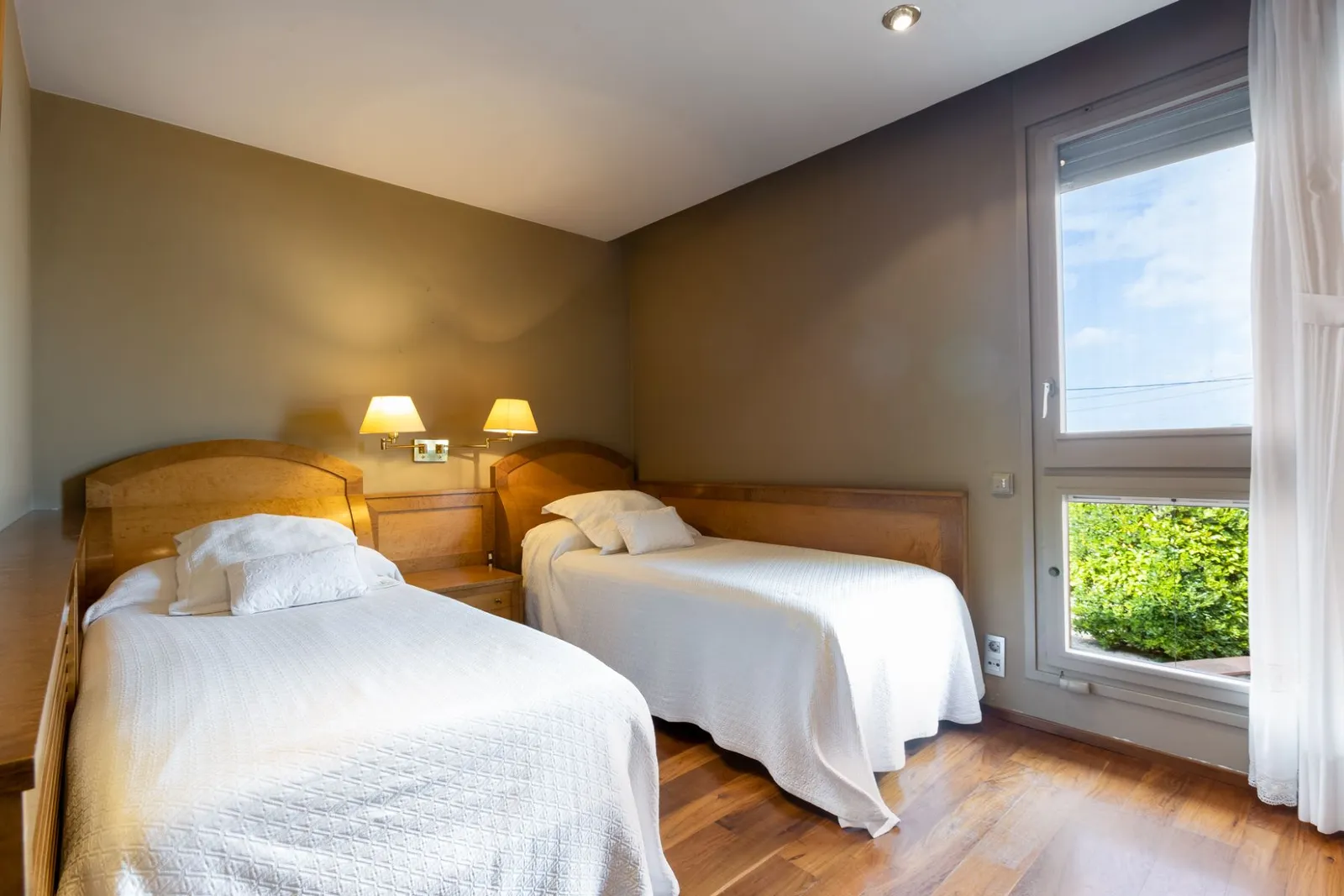 House in Montornes Del Valles, Barcelona, Spain 5 bedrooms,  No. 141300
