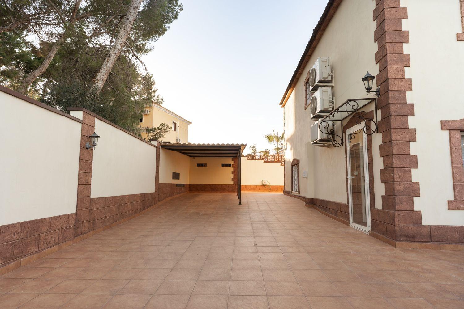 Willa w Los Balcones, Alicante, Hiszpania 7 sypialni, 312 mkw. nr 142510