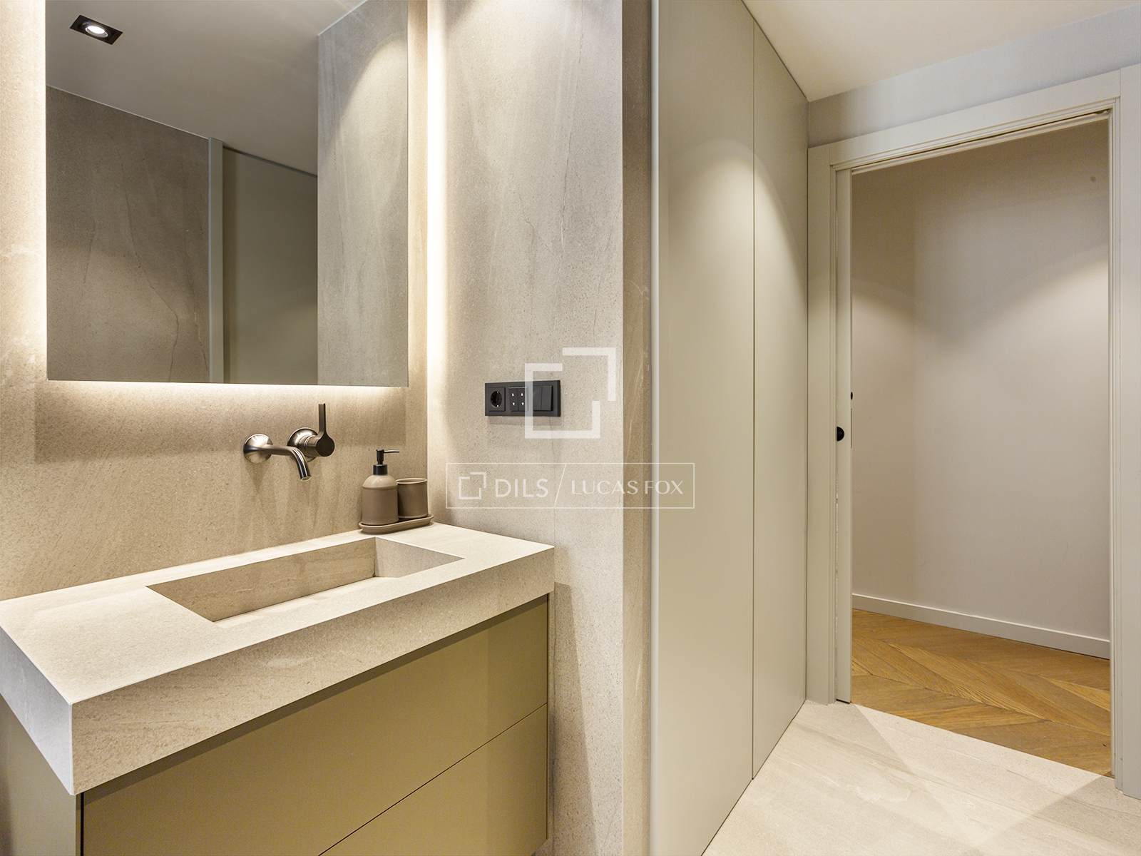 Huoneisto Barcelona, Espanja 2 makuuhuonetta, 85 m2 No. 150387
