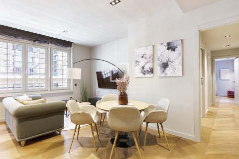 Apartamento en Barcelona, España 2 dormitorios, 85 m2 No. 150387