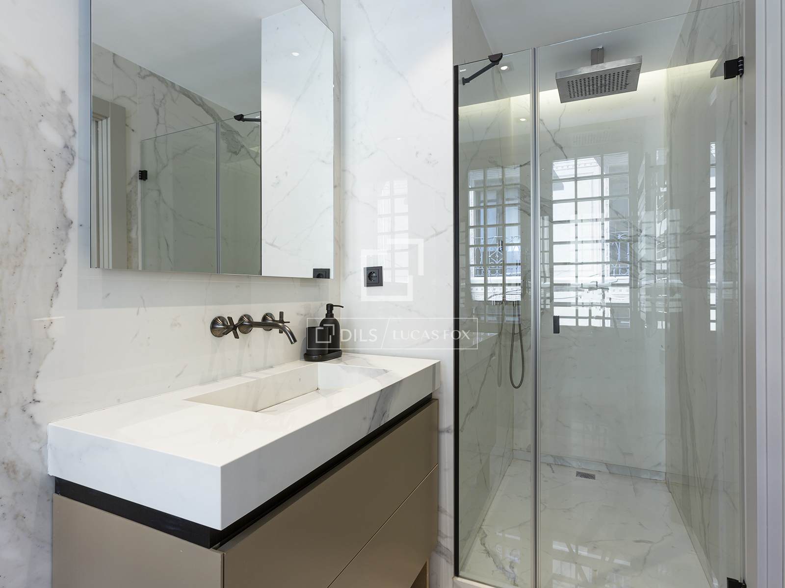 Huoneisto Barcelona, Espanja 2 makuuhuonetta, 85 m2 No. 150387