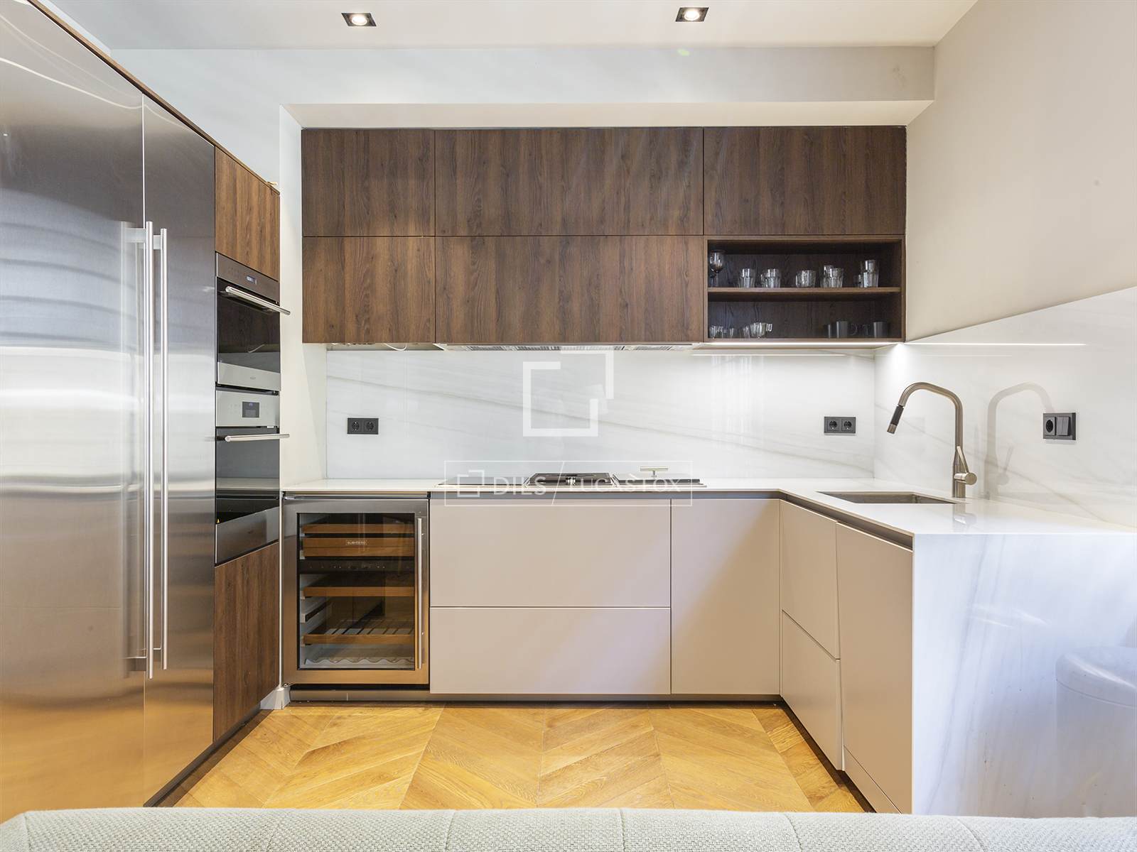 Huoneisto Barcelona, Espanja 2 makuuhuonetta, 85 m2 No. 150387