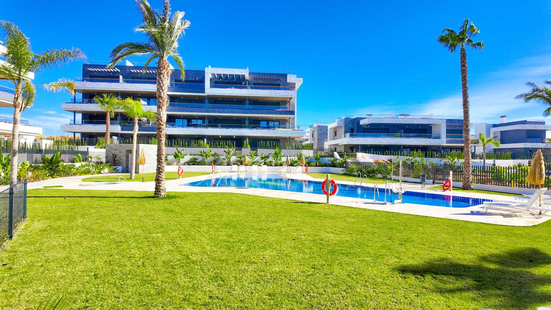 Bungalow in Torrevieja, Alicante, Spain 3 bedrooms, 138 sq.m. No. 147422