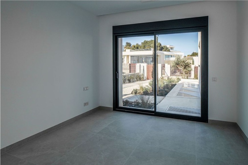 Villa in Campoamor, Alicante, Spain 3 bedrooms, 806 sq.m. No. 145099