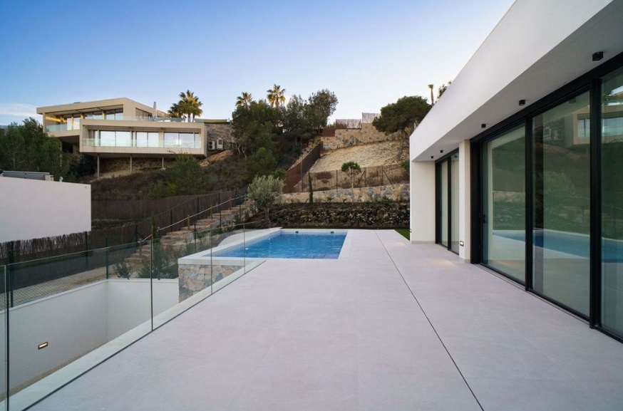 Villa in Campoamor, Alicante, Spain 3 bedrooms, 806 sq.m. No. 145099