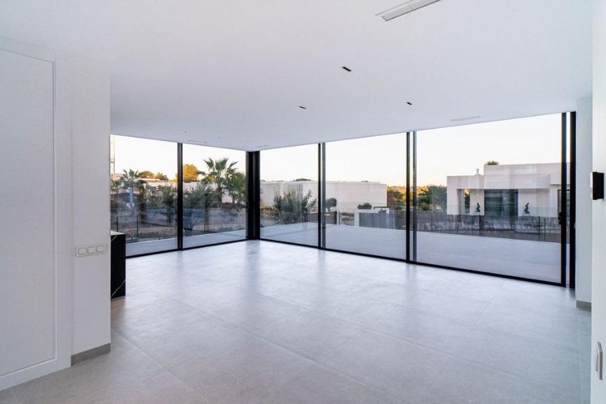 Villa in Campoamor, Alicante, Spain 3 bedrooms, 806 sq.m. No. 145099