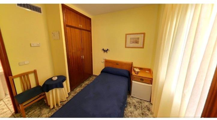 Hotel en Santiago de la Ribera, Murcia, España 16 dormitorios, 568 m2 No. 165415