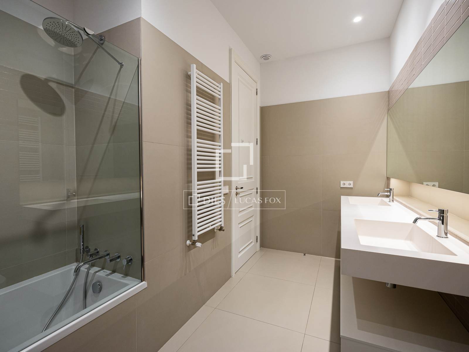 Dzīvoklis Barcelona, Spānijā 3 istabas, 170 m2 Nr. 168925