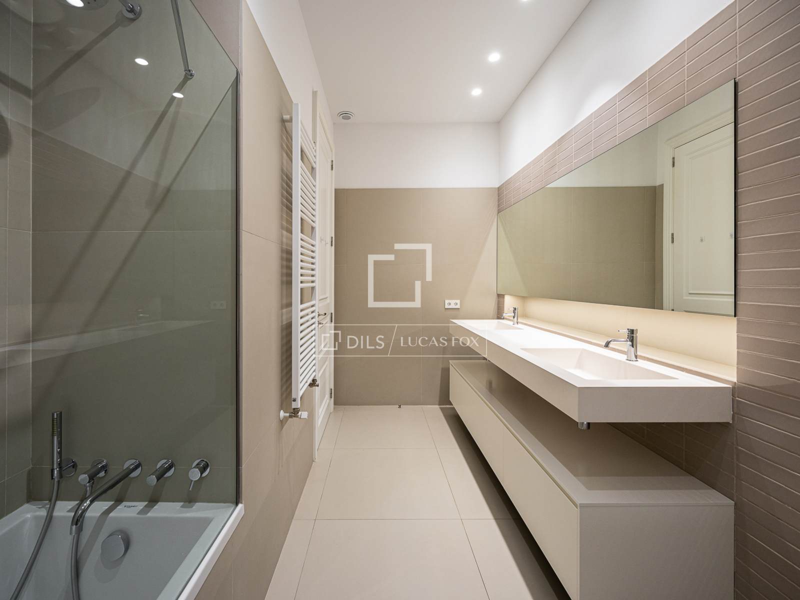 Dzīvoklis Barcelona, Spānijā 3 istabas, 170 m2 Nr. 168925