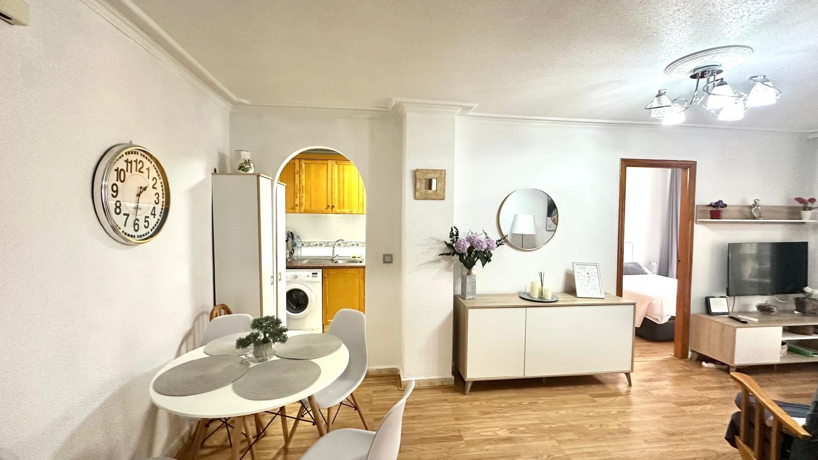 Apartment in Torrevieja, Alicante, Spain 58 sq.m. No. 183005