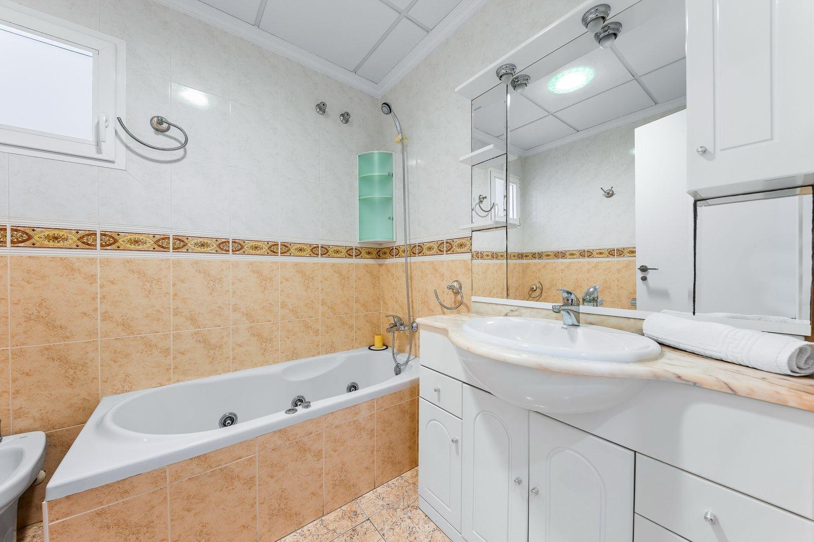 Apartment à Torrevieja, Alicante, Espagne 3 chambres, 102 m2 No. 183003