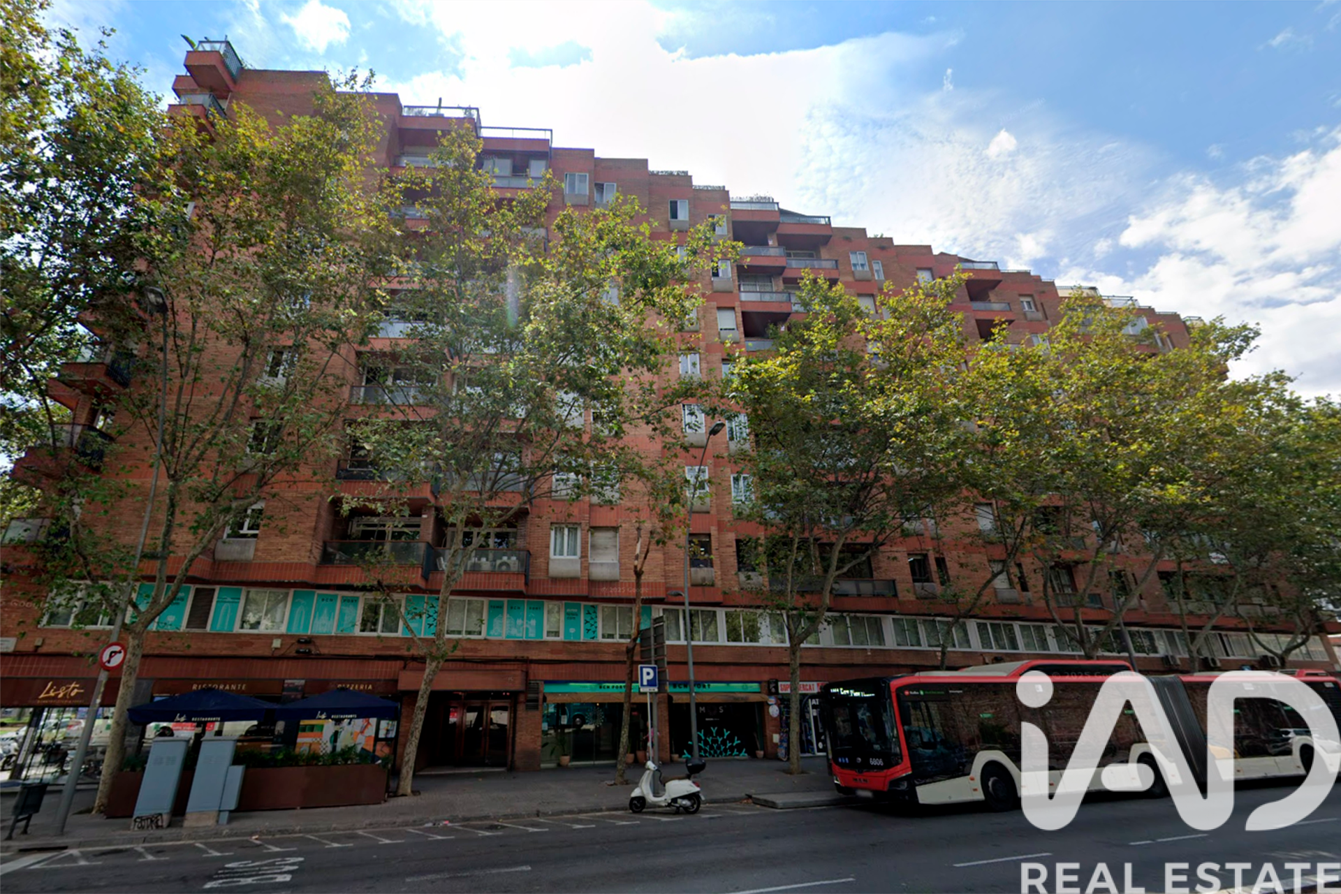 Takvåning i Barcelona, Spanien 2 sovrum, 72 kvm. Nr. 172183