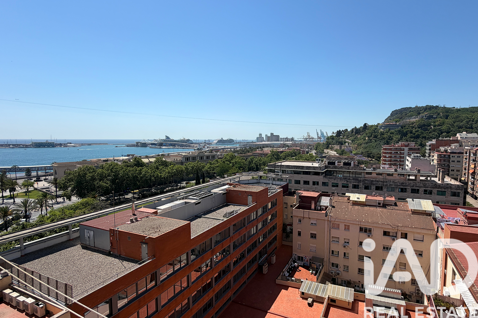 Takvåning i Barcelona, Spanien 2 sovrum, 72 kvm. Nr. 172183