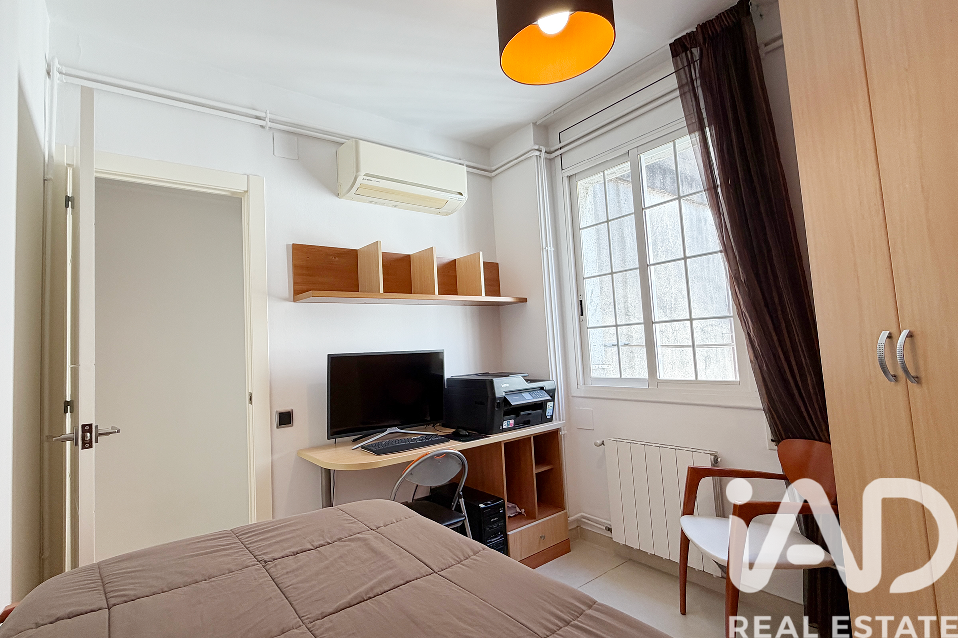 Takvåning i Barcelona, Spanien 2 sovrum, 72 kvm. Nr. 172183