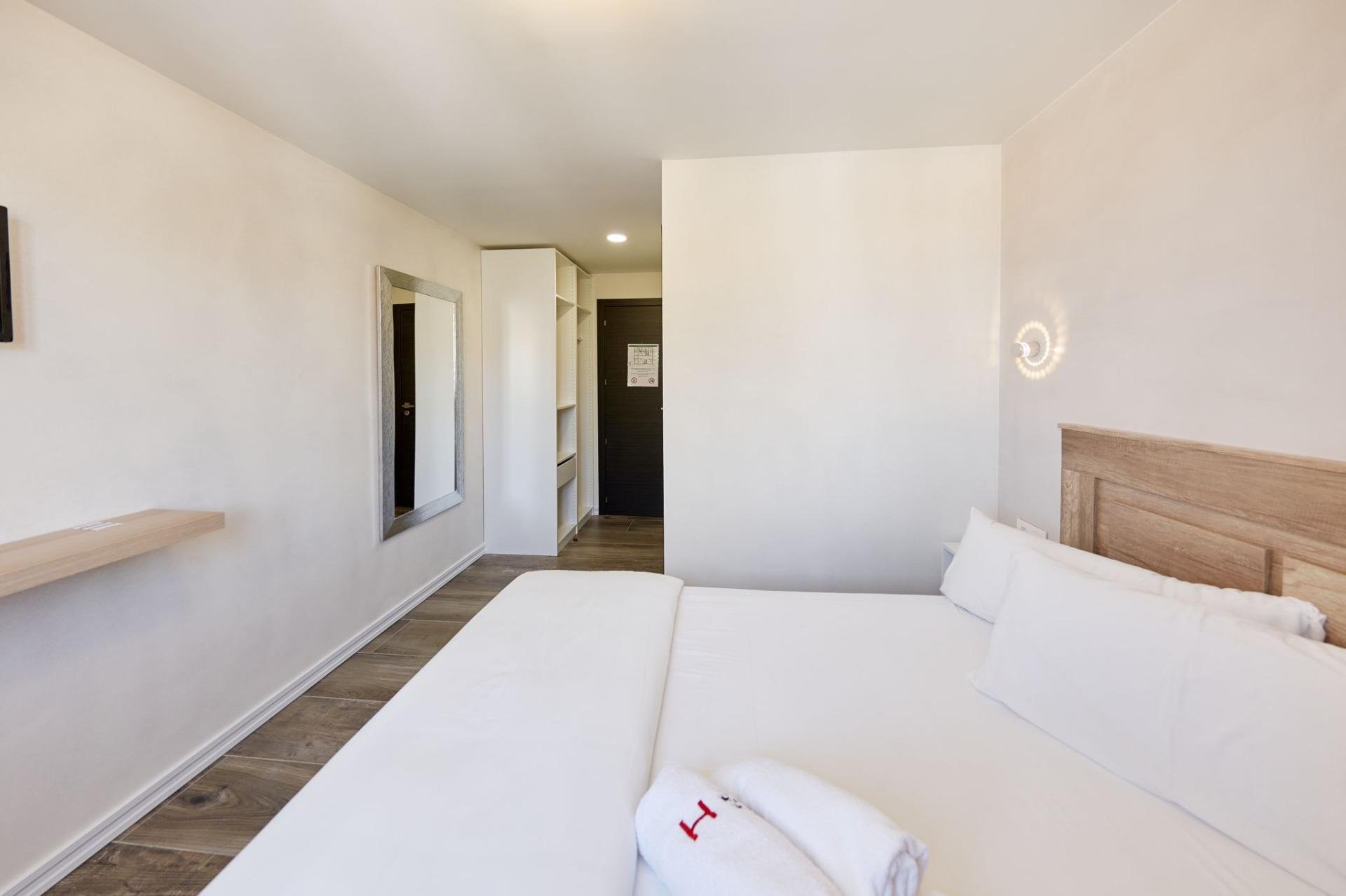 Hotel en Cabo De Las Huertas, Alicante, España 19 dormitorios,  No. 168817