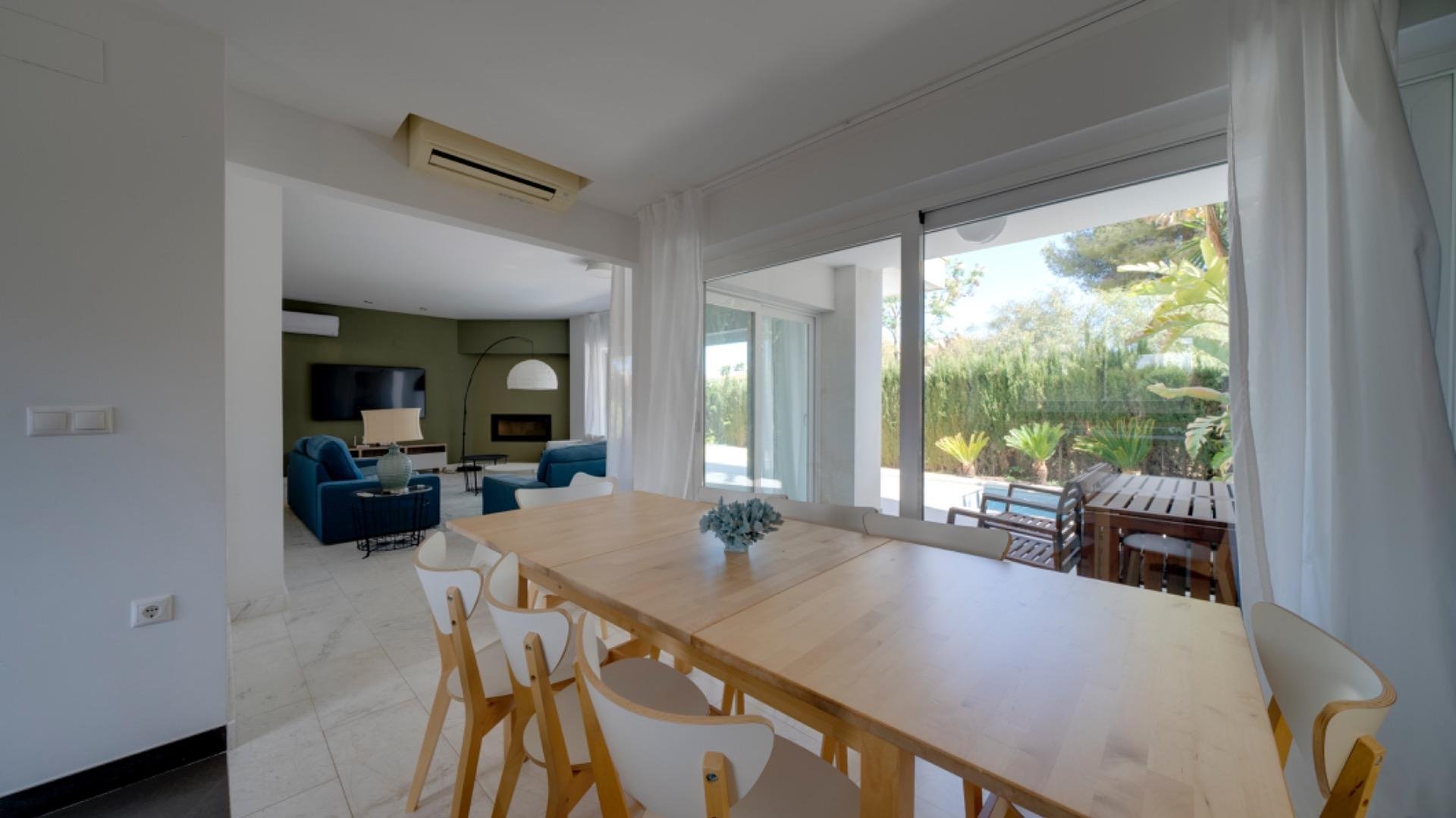 Villa a Albir, Alicante, Spagna 4 camere da letto, 548 mq. N° 165337