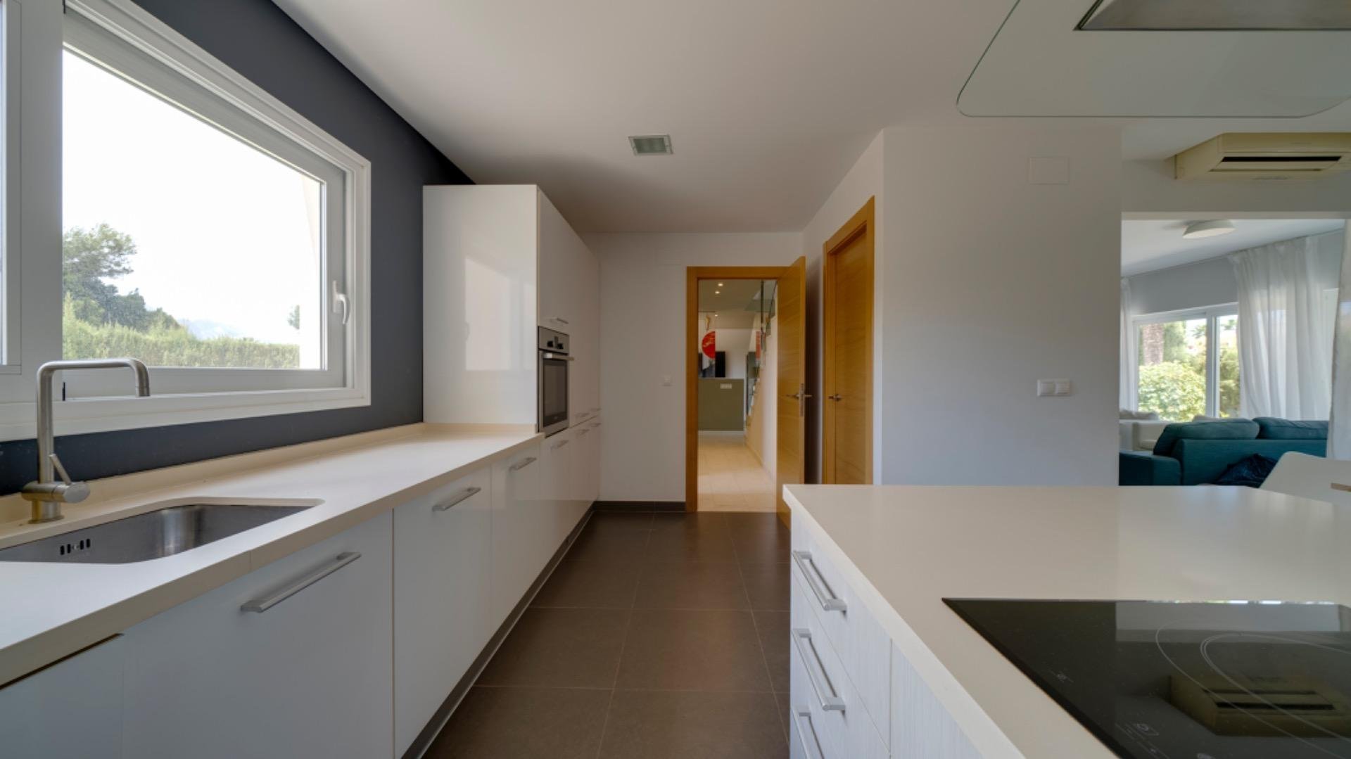 Villa a Albir, Alicante, Spagna 4 camere da letto, 548 mq. N° 165337